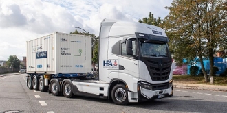 PortOfHamburg_nikola_truck_transportonline